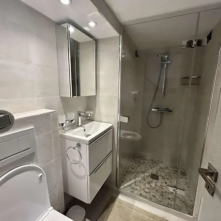 Ag000-293 4 Pieces 6 Personnes Agay * Saint-Raphaël