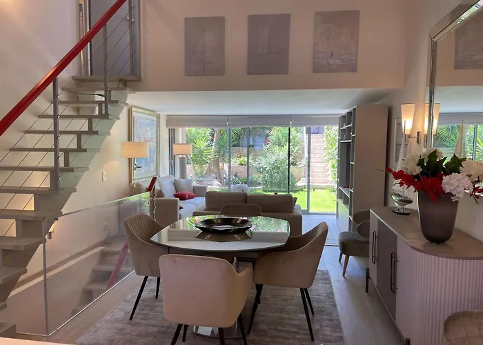 Ag000-293 4 Pieces 6 Personnes Agay * Saint-Raphaël